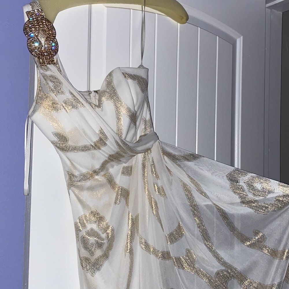 Beautiful Cache Prom Dress!!